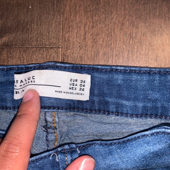 Never worn Zara jeans - Picture 2 of 2